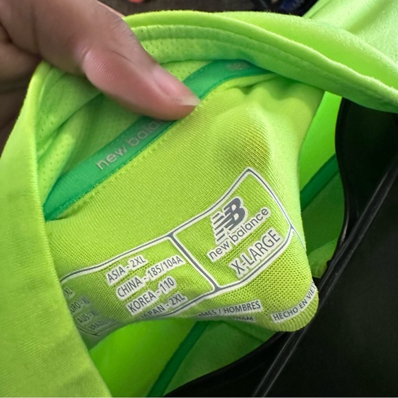 New Balance neon long sleeve - Picture 3 of 3
